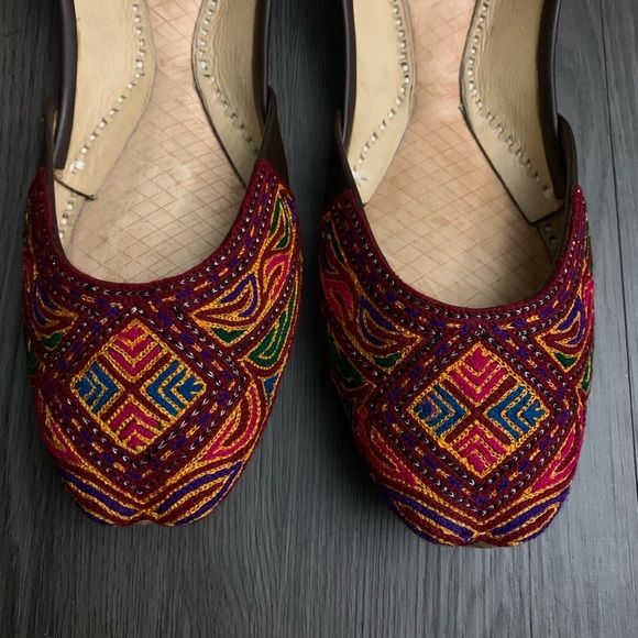 Artisan hand embroidered leather flats shoes 8.5 - Picture 3 of 7